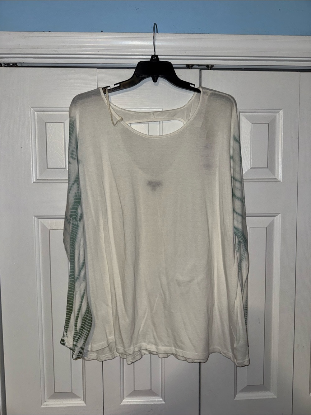 Plus size Long-Sleeve Top with Green Tie-Dye Sleeves